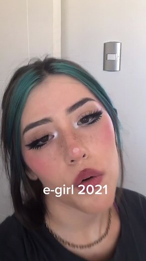 Maquillaje E-girl 2021: ¿Cómo quedó?