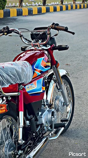 Exploring the Honda 70: A Biker's Dream
