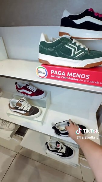 Fuimos al Sneaker Corner de Falabella y sí, lo.último en Sneakers ya está aquí. Los modelos más buscados, siempre primero en Falabella. 👟💚 Comenta tu zapatilla favorita en los comentarios.