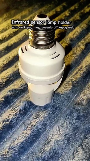 Infrared Sensor Lamp Holder: Auto On/Off Functionality