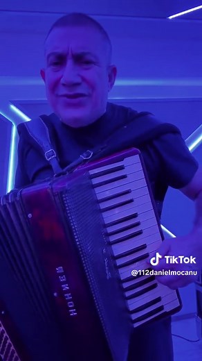 Ștefan de la Bărbulești cântă pentru Dani Mocanu