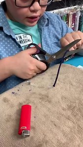 2.9K views · 70 reactions | Nudo de Pescado . Cantidad de hilo 1. Si la pulsera es de un color, necesitarás 3 yardas. 2. Si la pulsera es de dos colores, usarás 1.5 yardas de cada color. | Sun Beads | Facebook