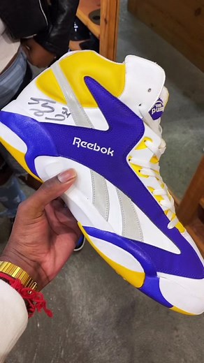 Shaq's Size 22 Sneaker Unboxing!