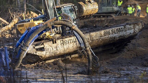 US-Panzer versinkt im Schlamm – Video zeigt Bergung