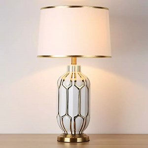 [Hot Item] Antique Ceramic Table Light and Creative Art Bedroom Bedside Table Lamp