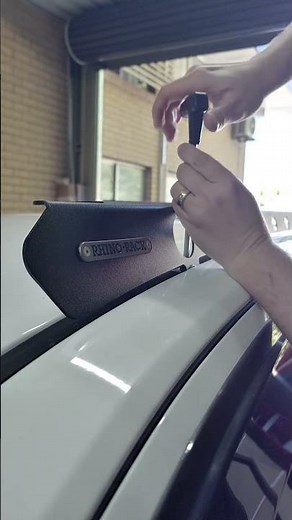 Holden Colorado Roof Rack Install | Rhino-Rack Backbone & Platform