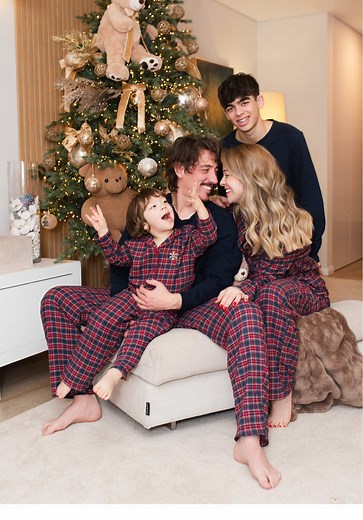 Sessão de Fotos de Natal em Família em Casa