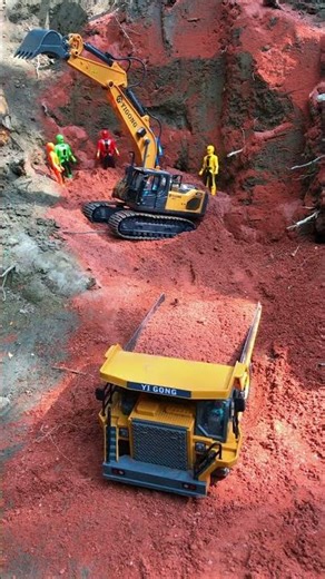SPEED Unloading Challenge #UnloadingChallenge #RCSpeed #RCDumpTruck