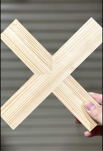 Creating a Triangular Half-Lap Joint for Woodworking