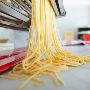 30K views · 401 reactions | THIS is how Italians make fresh pasta at home!  It’s simple, soulful, and 100% Nonna-approved. Just flour, eggs, and a little love. Get the full step-by-step recipe here  https://www.vincenzosplate.com/fresh-pasta/ | Vincenzo's Plate | Facebook