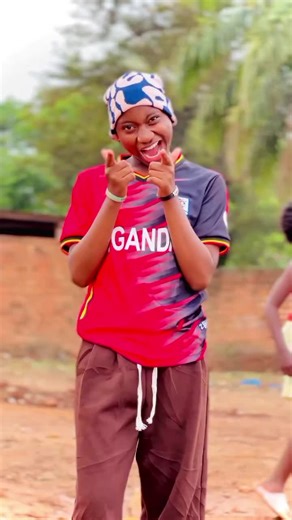 watch me till the end and see the dance stroke that almost broke my hands ✋️ #makivtalentedkids🇺🇬 #dancechallenge #talentedkidsug #🇺🇬 #goviral #michellebp🇺🇬