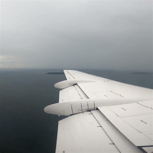 Alliance Airlines Fokker 100...