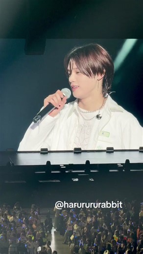 Cute Shyness Reactions: Celebrity Screams and Laughter