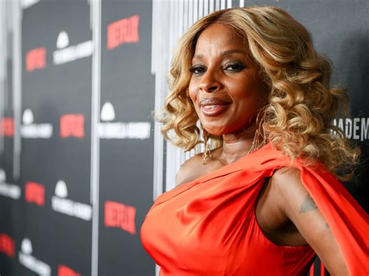 Mary J. Blige Reveals Why She Never Had Any Kids: 'I Like My Freedom' - | BET Soul Train Awards