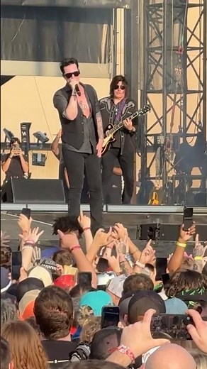 Stone Temple Pilots - Interstate Love Song live 9/20/25 at Louder Than Life in Louisville, KY