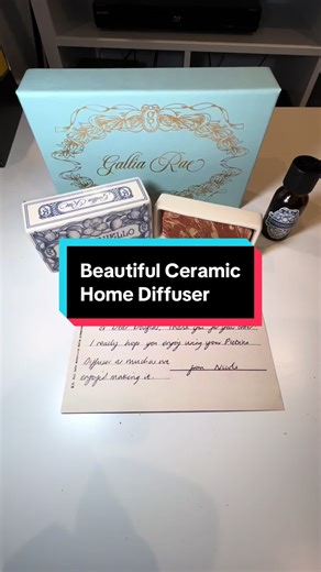 I have wanted this since August! The beautiful handmade Pieteina Home Diffuser Set from @galliarae a ceramic matchbox diffuser with a terracotta stone. The oil is inspired by summers spent on the Amalfi coast, Lemon, Bergamot, Honey and Jasmine. The perfect present ❤️#home #present #homediffuser #giftidea #homedecor