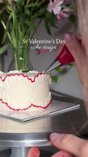 St. Valentine’s Cake Collection Pre-Sale Alert 🚨♥️ This year, I’ve prepared two all time classics for you: 🍓 Vanilla & Strawberry (vanilla sponge, whipped cream & strawberry compote) 🍫 Milk Chocolate (chocolate sponge & whipped chocolate ganache) Both are super tender, not too sweet, and beautiful inside and out ♥️ All cakes are decorated with Swiss meringue buttercream and packed in clear boxes 🫧 To pre-order, please DM me: Your name Phone number Flavour choice (Vanilla or Chocolate) Design