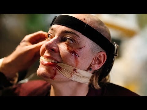 How Will This Girl Survive? | Is She An Alien? | BUGONIA (2025) movie explaine in hindi