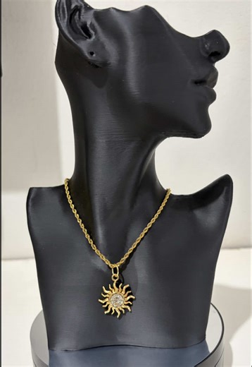 Colar com pingente de sol ❤️ #colar #colares #semijoias #biju #açoinoxidavel