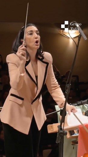 Grupo Talía on Instagram: "✨🐛 Dos oruguitas… una historia de amor, crecimiento y despedidas que nos toca el corazón. Así suena este momento tan especial de 'Encanto', interpretado para la película por @sebastianyatra , en el arreglo sinfónico para coro y orquesta de nuestro compositor y arreglista @alevivasmusic . 🎶💛 A solo 10 días de Navidad, esta música nos recuerda que estas fechas también van de abrazar los cambios, celebrar los reencuentros y creer en la magia de estar juntos. 🎄✨ 🎻 Co