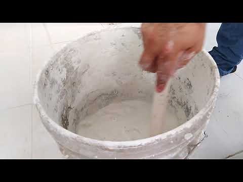 COMO BLANQUEAR UNA PARED. Cemento blanco, cal, sal y agua.
