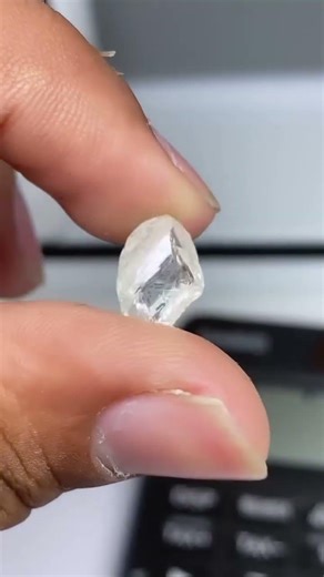 NATURAL❤✨ROUGH(Gem Diamond)💎💎8.74ct #(SIERRA LEONE)🇿🇦‪@gemstonesdesires6445‬(Pls Subs)My YouTube▶️