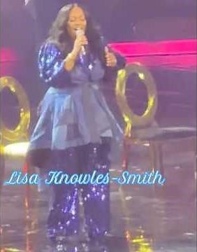 Lisa Knowles-Smith ministers in song “Promises”at The 41st Stellars