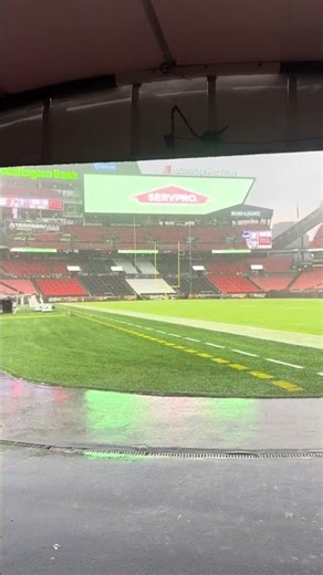 Rain falling at Huntington Bank Field