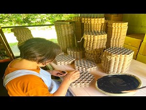 The process of making Japanese children's fireworks. The only children's fireworks factory in Japan.
