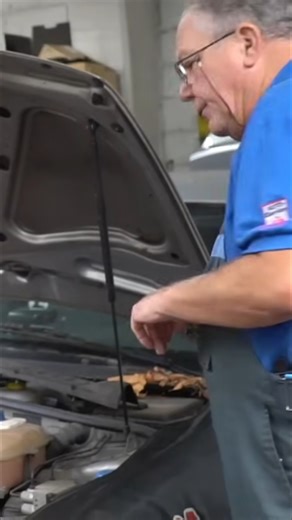 Auto reparieren Der Fehler in 60 Sekunden! | Die Autodoktoren Clips