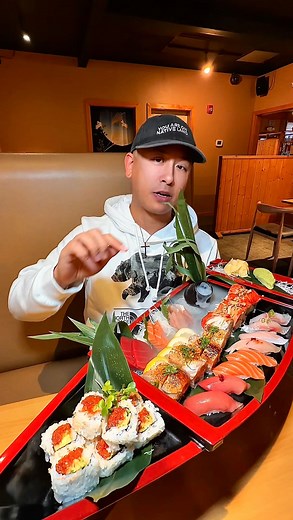 Sushi Boat and fresh sushi at Oto Sushi! 🍣 If you haven’t been yet, this Eastside staple has been loved by locals for years. The sushi here is always fresh, and there’s something for everyone. Their Omakase 12 pieces of nigiri and a sushi roll for just $59, is a total steal. The sushi boat for two is only $99, perfect for sharing! (SPONSORED) If you’re a tuna lover, you’ll be happy to know they exclusively only source blue eyed tuna. Highly recommend! They have two locations in Kirkland and Red