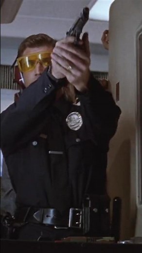 Mel Gibson loads an armor-piercing round into his Beretta 92FS. Lethal Weapon 3(1992).Richard Donner