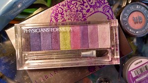 Physicians Formula Shimmer Strips Custom Eye Enhancing Shadow for Green Eyes - Is It Worth Buying?