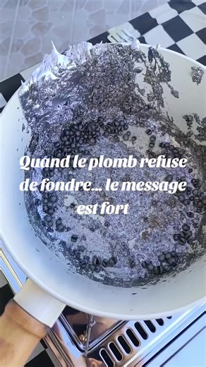 Quand le Plomb Refuse de Fondre lors d'un Rituel