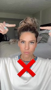 446K views · 3.5K reactions | Obsessssed! Follow @blushbasics and share with friends ❤️﫶 Hairstyle millennial mom bun | Blush Basics | Facebook