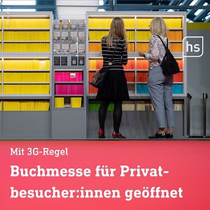 🙌📚 Endlich wieder mit Publikum und endlich wieder vor Ort. Die @Frankfurter Buchmesse ist seit Freitag, 14 Uhr, für das allgemeine Publikum geöffnet. An den vorherigen Tagen waren nur Fachbesucher:innen zugelassen. Aktuelle Infos rund um die Messe findet ihr in unserem Ticker: https://www.hessenschau.de/kultur/buchmesse/ticker-aktuelles-von-der-frankfurter-buchmesse,2021-ticker-buchmesse-100.html | hessenschau