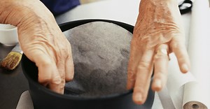 How to line a cake tin