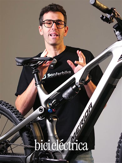 MERIDA eONE-Sixty 8000 toda una ebike de carbono con hasta 960 Wh de batería y transmisión Shimano XT Di2 con un 40% de descuento por 4799 €: equipada con FOX 38 de 170 mm, FOX Float X, motor Shimano EP8 con batería de 600 Wh ampliable a 960 Wh con extender, frenos Shimano XT de 4 pistones y ruedas mullet; unidades muy limitadas, ya disponible en nuestras tiendas de bicicletas de Madrid y Pozuelo de Alarcón. información en nuestro perfil. #cycling #ciclismo #ebikes #ebike