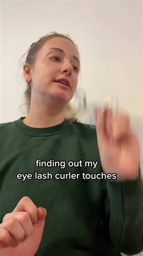 Discover the Best Eyelash Curler Hacks with Alix Earle