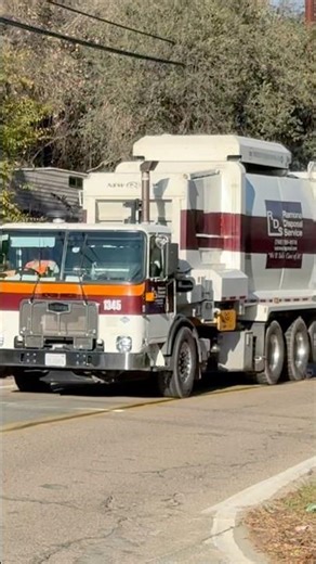 EDCO Sidewinder Garbage Truck