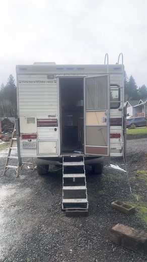 1986 Western Wilderness Cabover Camper Renovation Tour