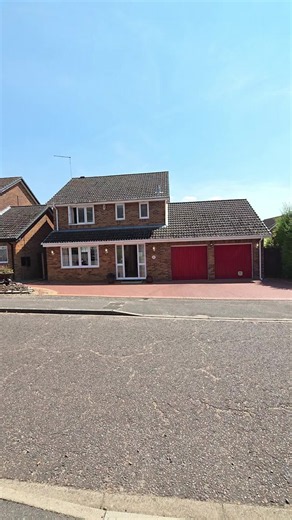 📍Catesby Green, Luton, LU3. 🏡4 Bedroom Detached House with Double Width Garage. 💰£580,000 #property #luton #bedfordshire