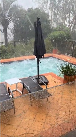 Daytime Hailstorm Turns Sky Into Chaos 🌩️❄️