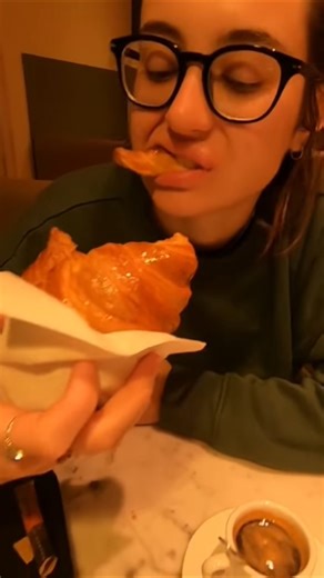 DIFFICILE TROVARE UNA COLAZIONE COSÌ ALL'ESTERO 🇪🇸🐂 #interrail #barcellona #spagna #bar #saragozza