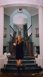 Aujourd’hui on vous propose 3 robes pour les fêtes: simples, stylées et faciles à porter. Juste ce qu’il faut pour célébrer en beauté, sans en faire trop. ✨🎄 | Bonobo