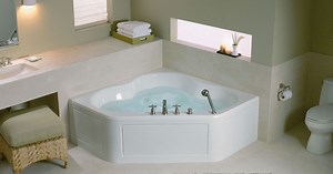 A comfortable tub for a small bathroom