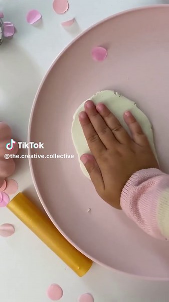 This Adorable Kids Craft is by• @woodenthatbesomethin Ghost handprint ornaments If you’ve been around awhile, you know how much I love handprint crafts. It’s like having a moment frozen in time. With only 1 week left until the -BER months, I had to reshare this diy! 👻 Materials: @crayola air dry clay Acrylic paint or paint pen Paintbrushes Straw or small object for hole Permanent marker for name/date Ribbon/yarn for hanging Mini cookie cutters (optional) Mod Podge or sealer (optional) Steps: Kn