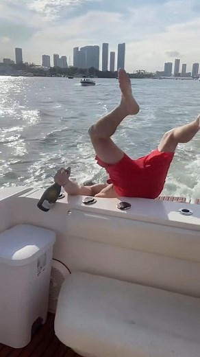 sometimes trying to be cool backfires 🙃 . . . . . . #boatparty #yachtparty #champagne #funny | Boat Parties of America