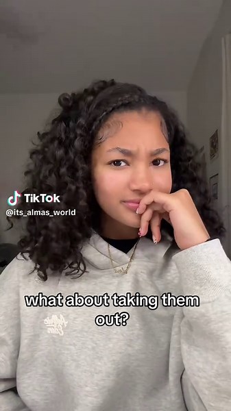 How to Create Stunning Curly Hairstyles with a Hoodie