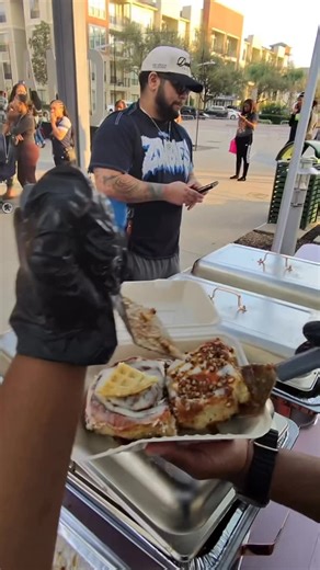 Niayah Hicks on Instagram: "January 4th-Houston Farmers Market-Sunday only-10am-pm 2520 Airline Dr Houston, TX 77009 #starrbakery #cinnamonrolls #christmas"